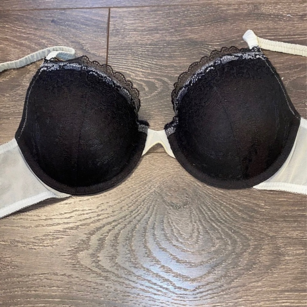Vera Wang Bra 34C